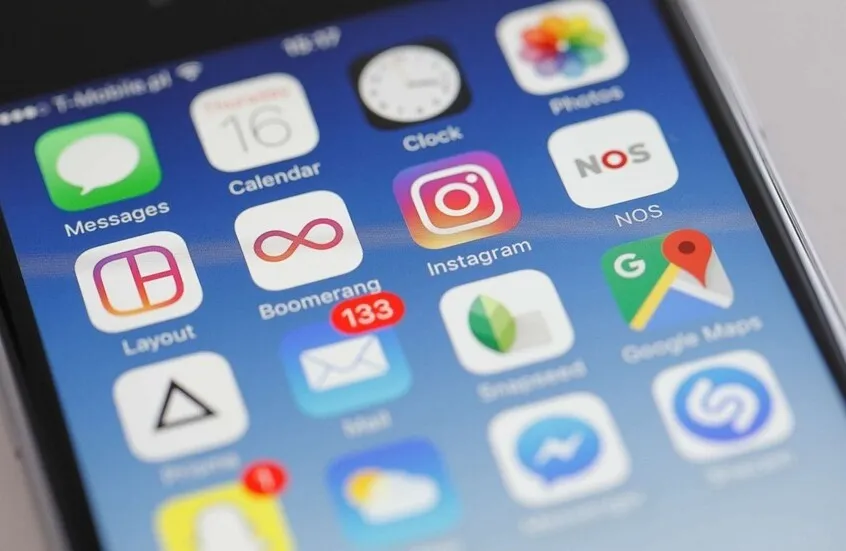 “السماء ستضاء عند منتصف الليل”.. رسائل مجهولة المصدر تثير الهلع داخل إسرائيل